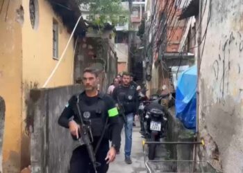 Suspeitos de invadir contas bancárias para fazer empréstimos e transferências no PI são alvo de operação no RJ