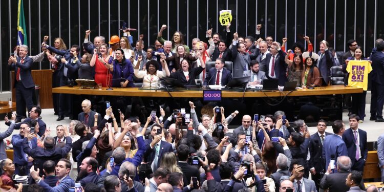 Fim da escala 6×1: veja como votaram os deputados do Piauí nos dois turnos da PEC