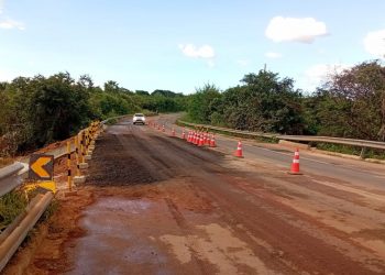 Trecho da BR-343 é liberado, mas terá nova interdição a partir de terça (9) por obra após cratera